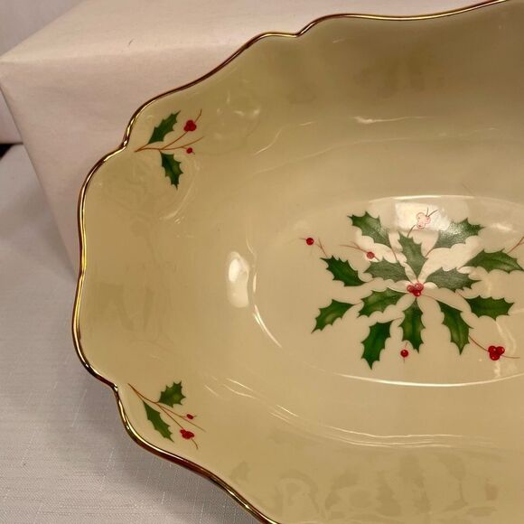 LENOX HOLIDAY ARCHIVE LARGE FLUTED BOWL 10 INCHES - Picture 4 of 9